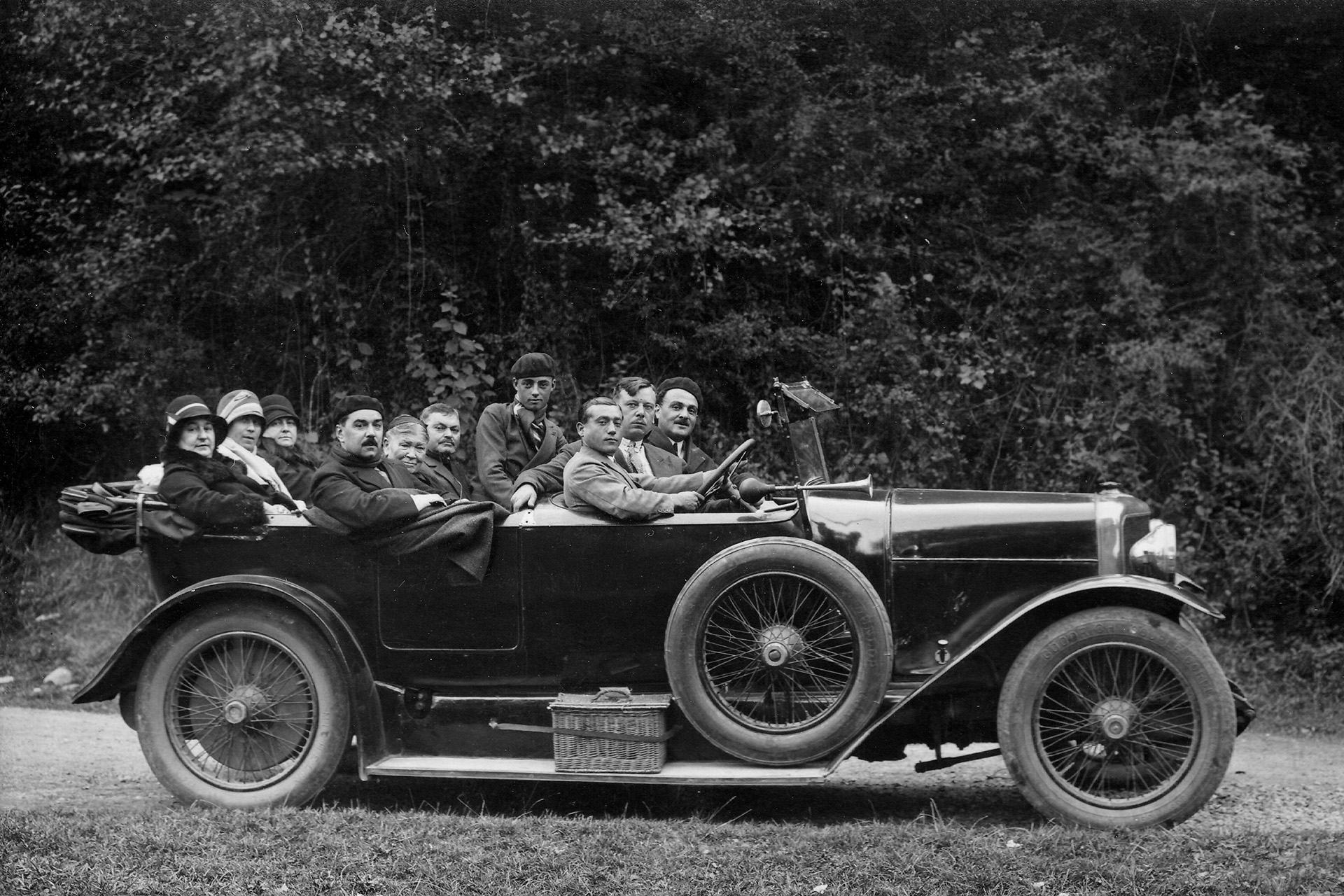 Automobile